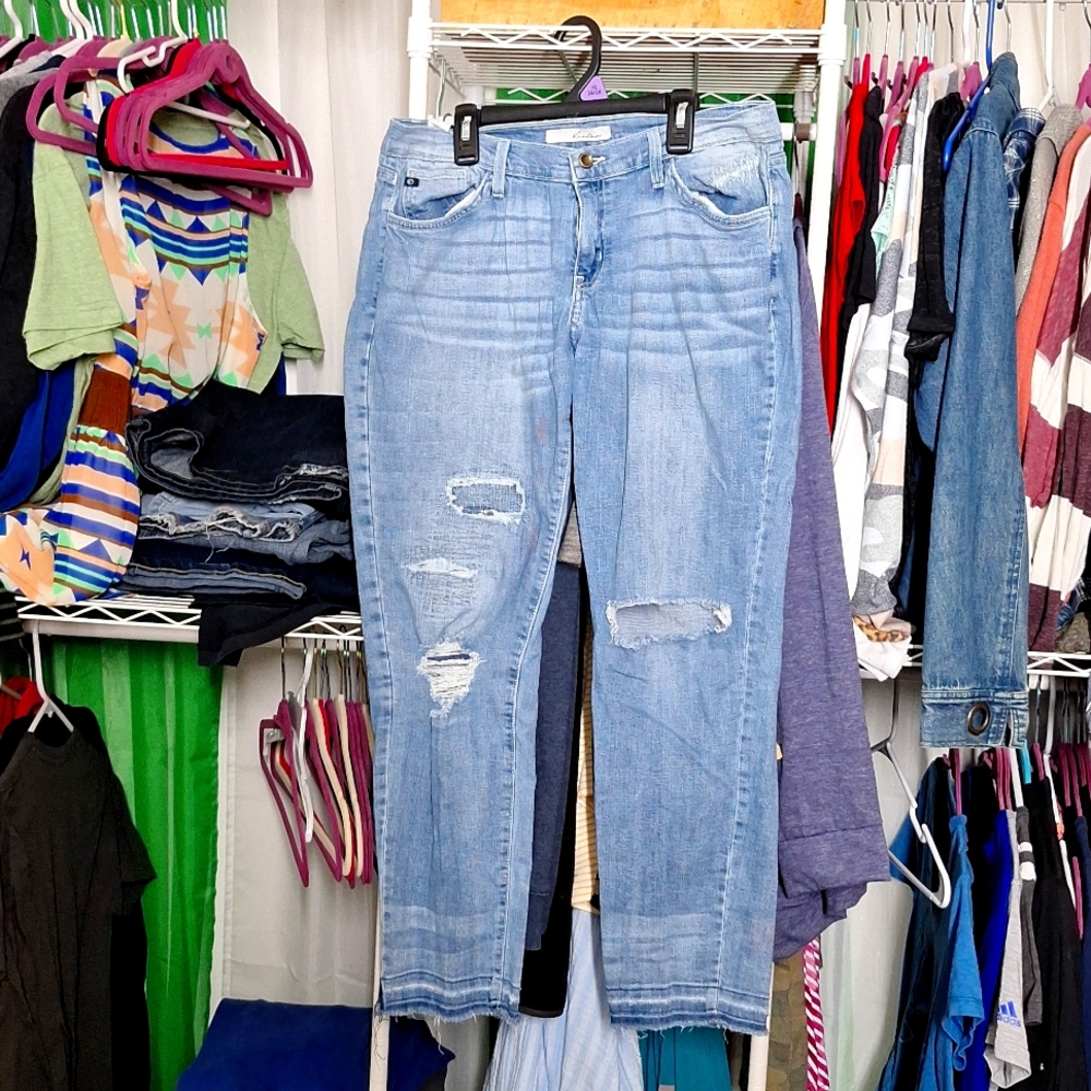 RANCAN SIZE 31 DISTRESSED JEANS